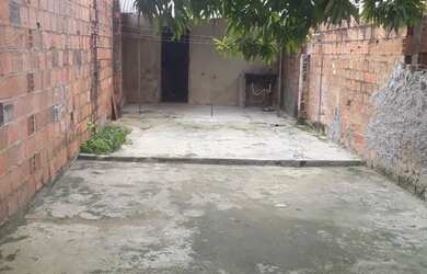 Imagem: A casa possui 2 Dormitórios, 1 Banheiro e está localizado