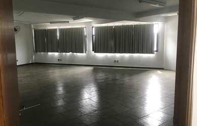 Imagem: O depósito para alugar possui e está localizado em Jardim