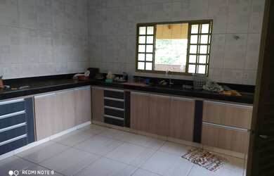 Imagem: A chácara possui 2.500m² de Área e está localizado em Parque