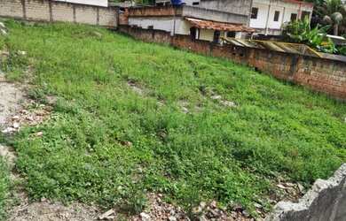 Imagem: O terreno possui 360m² de Área e está localizado em Centro