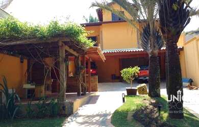 Imagem: A casa possui 2 Dormitórios, 1 Banheiro, 5 Vagas na garagem