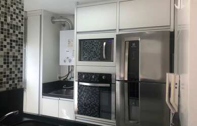 Imagem: O apartamento possui 1 Dormitório, 1 Banheiro, 1 Vaga na garagem