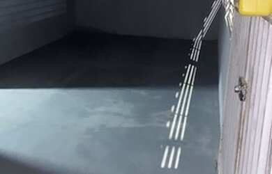 Imagem: A casa possui 3 Dormitórios, 2 Banheiros, 3 Vagas na garagem