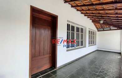 Imagem: A casa possui 3 Dormitórios, 3 Banheiros, 5 Vagas na garagem