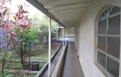 Imagem: A casa possui 3 Dormitórios, 5 Banheiros, 5 Vagas na garagem