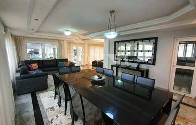 Imagem: A casa em condomínio possui 5 Dormitórios, 5 Banheiros, 4