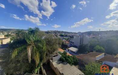 Imagem: O apartamento possui 2 Dormitórios, 1 Banheiro, 2 Vagas na