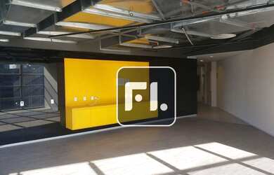 Imagem: O depósito possui 5 Vagas na garagem, 550m² de Área e está