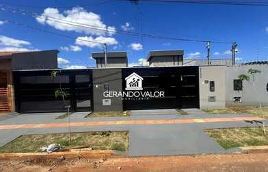 Imagem: A casa possui 2 Dormitórios, 2 Banheiros, 1 Vaga na garagem