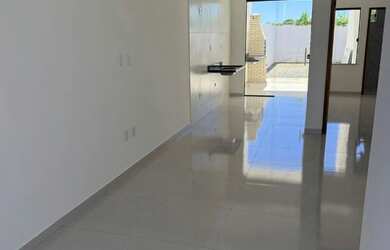 Imagem 2: Vendo casa de 2/4 sendo uma suíte no sim