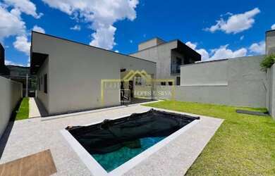 Imagem: A casa em condomínio possui 3 Dormitórios, 2 Banheiros, 2