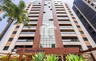 Imagem: O apartamento possui 4 Dormitórios, 3 Banheiros, 3 Vagas na