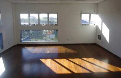 Imagem 8: Galpão/Depósito/Armazém para Alugar com 3578m², Distrito Industrial...