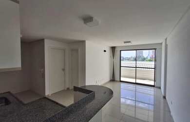 Imagem: O apartamento possui 1 Dormitório, 1 Banheiro, 1 Vaga na garagem