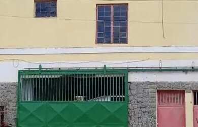 Imagem: O depósito possui 5 Vagas na garagem, 860m² de Área e está