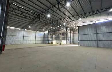 Imagem: O depósito possui 5 Vagas na garagem, 1100m² de Área e Imóvel