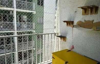 Imagem: O apartamento possui 2 Dormitórios, 1 Banheiro, 1 Vaga na garagem