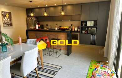 Imagem: A casa possui 3 Dormitórios, 3 Banheiros, 4 Vagas na garagem