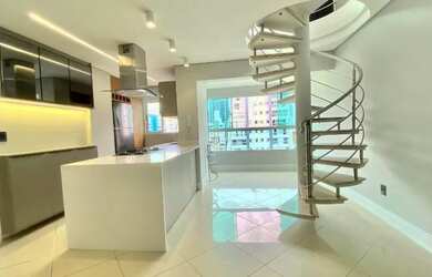 Imagem: O apartamento possui 3 Dormitórios, 4 Banheiros, 2 Vagas na