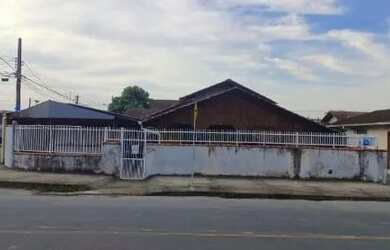 Imagem: A casa possui 5 Dormitórios, 5 Banheiros e está localizado