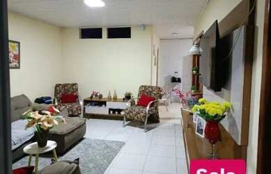 Imagem: A casa possui 2 Dormitórios, 1 Banheiro, 1 Vaga na garagem