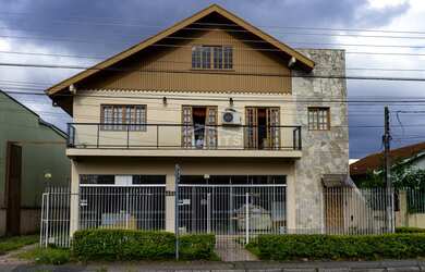 Imagem: O depósito possui 1 Vaga na garagem, 216m² de Área e está