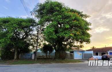 Imagem: A casa possui 2 Dormitórios, 2 Banheiros, 40m² de Área e