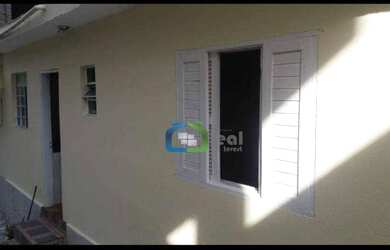 Imagem: A casa possui 3 Dormitórios, 2 Banheiros, 90m² de Área e