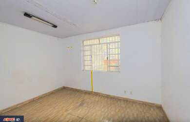 Imagem: O depósito possui 20m² de Área e está localizado em Centro