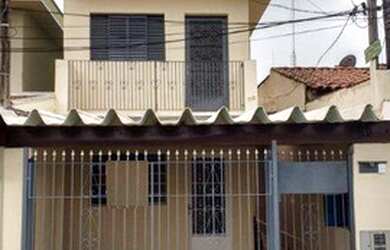 Imagem: A casa possui 3 Dormitórios, 3 Banheiros, 2 Vagas na garagem