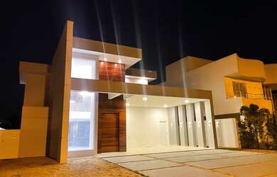 Imagem: A casa em condomínio possui 4 Dormitórios, 3 Banheiros, 4