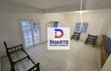 Imagem: A casa possui 3 Dormitórios, 2 Banheiros, 220m² de Área e