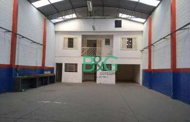 Imagem: O depósito possui 4 Vagas na garagem e 330m² de Área e está