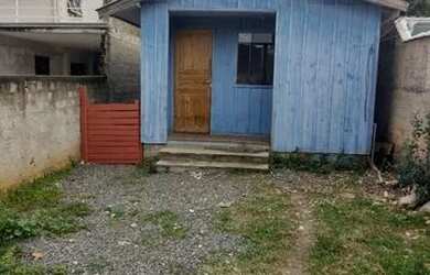 Imagem: A casa possui 2 Dormitórios, 1 Banheiro e está localizado