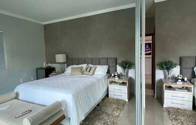 Imagem: Aluguel Belíssima Casa semi mobiliada220 M2com 4/4 Piscina