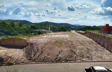 Imagem: O terreno possui 2m² de Área e está localizado em Chácara