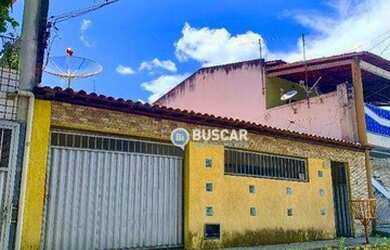 Imagem: A casa possui 5 Dormitórios, 3 Banheiros, 1 Vaga na garagem