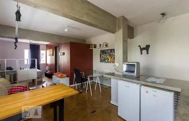 Imagem: O studio possui 1 Dormitório, 1 Banheiro, 1 Vaga na garagem