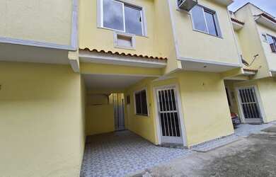 Imagem: A casa possui 2 Dormitórios, 2 Banheiros, 1 Vaga na garagem