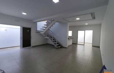 Imagem: A casa em condomínio possui 3 Dormitórios, 4 Banheiros, 2