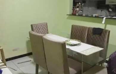 Imagem: A casa possui 2 Dormitórios, 1 Banheiro e está localizado