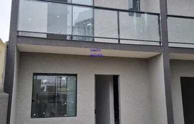 Imagem: A casa possui 2 Dormitórios, 2 Banheiros, 2 Vagas na garagem