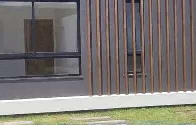 Imagem: A casa possui 3 Dormitórios, 1 Banheiro, 3 Vagas na garagem