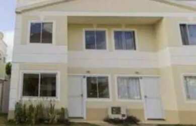 Imagem: A casa em condomínio possui 3 Dormitórios, 3 Banheiros, 2