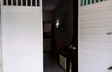 Imagem: A casa possui 2 Dormitórios, 1 Banheiro, 60m² de Área e