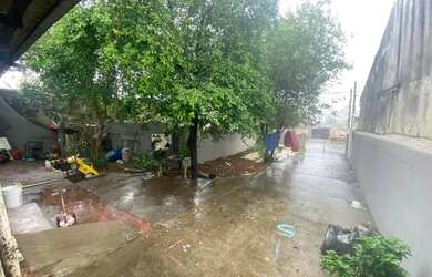 Imagem: A casa possui 2 Dormitórios, 1 Banheiro, 3 Vagas na garagem