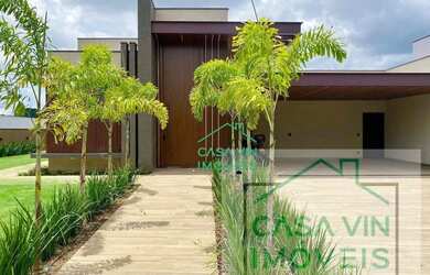 Imagem: A casa em condomínio possui 4 Dormitórios, 5 Banheiros, 4