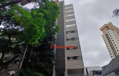 Imagem: O depósito para alugar possui 5 Vagas na garagem e 150m² de