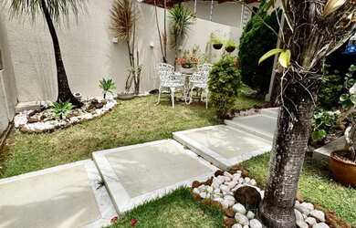 Imagem: A casa possui 5 Dormitórios, 5 Banheiros, 2 Vagas na garagem