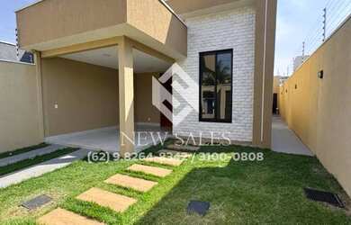 Imagem: A casa possui 3 Dormitórios, 5 Banheiros, 2 Vagas na garagem